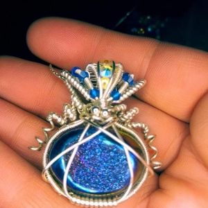 Women's Agate pendant necklace. Handmade.